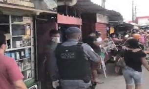 Feirantes desobedecem quarentena e têm comércios fechados pela polícia em Manaus