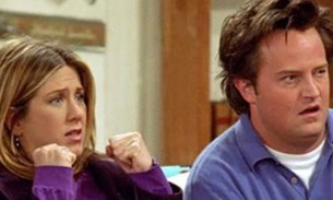 Jennifer Aniston e Matthew Perry pedem que fãs de Friends fiquem em casa