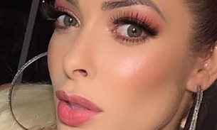 Ex-BBB Jaqueline Grohalski rebola em banheira e joga bebida no corpo durante dança