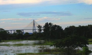 Ponte sobre rio Negro continua aberta ao tráfego, diz governo estadual