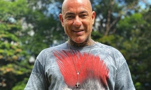  Chef Henrique Fogaça aparece irreconhecível em foto sem camisa: ‘21 anos atrás’