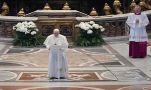 'Sejam mensageiros da vida em tempos de morte', diz o papa Francisco