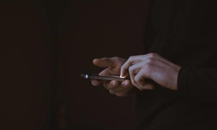 Em Manaus, trio é preso em boca de fumo usando telefone roubado