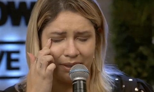 Marília Mendonça chora durante live ao revelar saudade dos shows