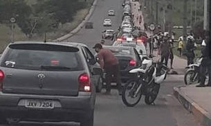 Em carreata, manifestantes pedem saída de Wilson Lima em meio a crise na saúde
