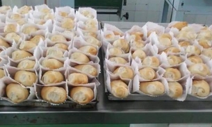 Internos e ex-internos do sistema socioeducativo fazem pães para pessoas em situação de rua