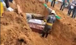 Vídeo mostra corpos sendo enterrados em vala em cemitério de Manaus