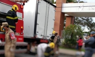 Voltando de balneário em Manaus, casal é lançado debaixo de caminhão e morre na hora 