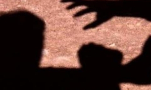 Homem tenta roubar comida de barco e acaba espancado por populares no Amazonas