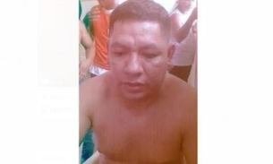 Em vídeo, refém entrega exigências de presos para encerrar rebelião em Manaus