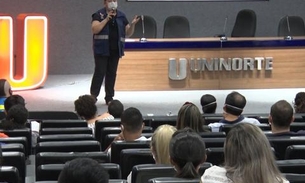 Profissionais de saúde recebem capacitação sobre Covid-19 em Manaus 