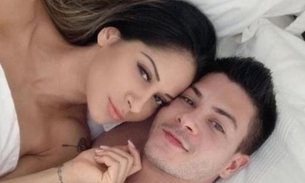 Separados, Mayra Cardi e Arthur Aguiar ainda dormem na mesma cama