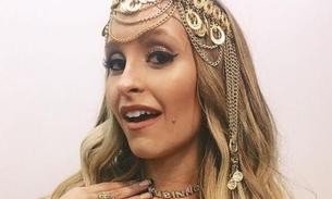 Com seios turbinados, Carla Diaz surge vestida de odalisca e leva internautas ao delírio