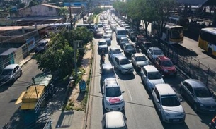 Em meio à pandemia, avenidas na zona Leste de Manaus registram trânsito intenso neste sábado 