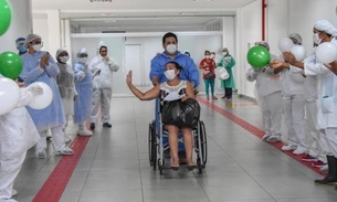 Em Manaus, 14 pacientes internado com Covid-19 recebem alta e deixam hospital de campanha