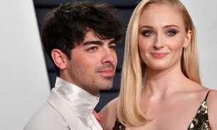 Sophie Turner exibe barrigão de grávida em passeio com Joe Jonas, veja fotos