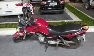 Adolescente é encurralado e leva surra de populares após roubar motocicleta em Manaus