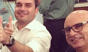 Flávio Bolsonaro rebate acusação de que foi informado por delegado da PF sobre operação que expôs Queiroz