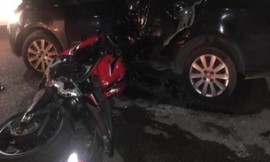Motoqueiro é socorrido em estado grave após acidente com carro em Manaus    