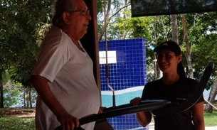 Amazonino realiza exames de rotina em São Paulo, mas saúde vai bem 