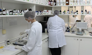 Ação judicial quer que Ufam antecipe colação de grau de finalistas do curso de farmácia