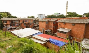 Casas irregulares em área do Prosamim são demolidas em Manaus 
