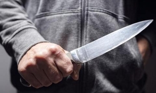 Em Manaus, cunhado esfaqueia homem na frente de casa durante confusão 