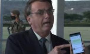 Jair Bolsonaro diz que jamais vai entregar celular à Justiça: 'só se eu fosse um rato'