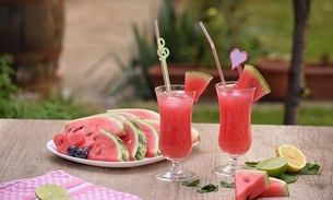 Suco de chá verde com melancia pode ajudar no emagrecimento; confira