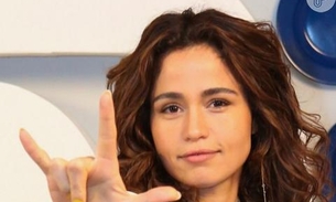 De topless, atriz Nanda Costa se declara para namorada: 'meu lugar preferido no mundo'