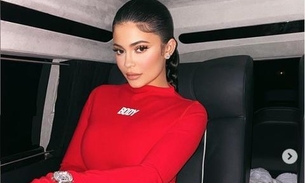 Forbes acusa Kylie Jenner de mentir sobre patrimônio para se passar por bilionária
