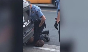Policial filmado asfixiando George Floyd é preso nos Estados Unidos