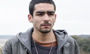 Ator de 'Elite', Omar Ayuso oficializa namoro nas redes sociais