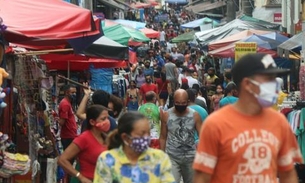 População lota o Centro de Manaus em primeiro dia da reabertura do comércio