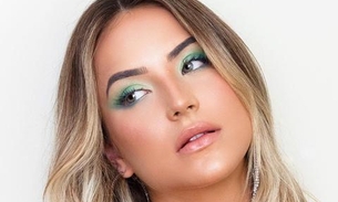 Ex-BBB Gabi Martins exibe seios fartos durante ensaio sensual