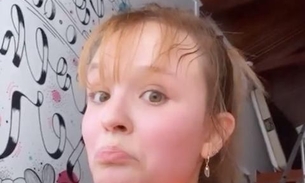 Larissa Manoela exibe barriga sarada após treino com personal das famosas