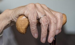 Live dos Solteiros arrecada doações para Lar do Idoso em Manaus