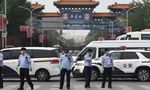 Novos casos de coronavírus faz Pequim confinar 11 bairros e cancelar volta às aulas