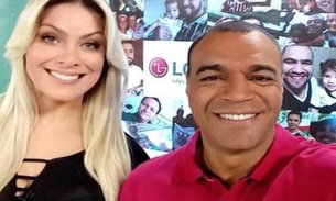 Casado, Denilson sugere beijo em Renata Fan ao vivo
