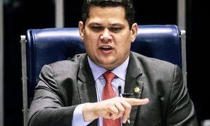 Davi Alcolumbre ordena retirada de manifestantes liderados por Sara Winter do Congresso Nacional