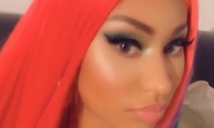 Nicki Minaj  surge com seios gigantescos e aumenta rumores de gravidez