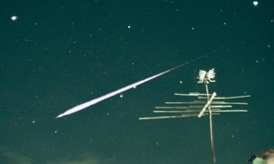 Chuva de asteroides Geminidas em Nova Santa Rita (RS). Imagem é de Eduardo Santiago, do Projeto Exoss.