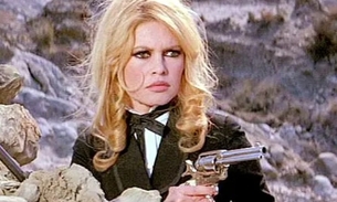 Atriz em cena no faroeste 