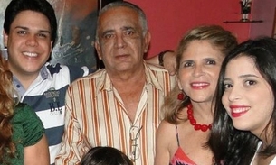 Foto: Divulgação / Jimmy, ao lado do pai, tia e prima