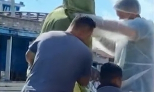 Vitimas são conduzidas ao hospital de Manacapuru - Foto: Reprodução