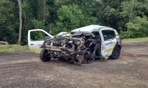 Clio colidiu de frente, jovens morreram - Foto: Raphael Costa/RPC