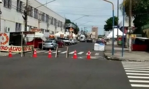 Obra emergencial interdita trecho da rua Emílio Moreira 