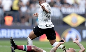Corinthians bate Fluminense e vence a primeira no Brasileirão
