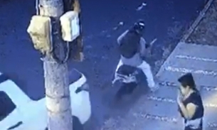 Vídeo: Motorista atropela ladrão para livrar enfermeira de assalto