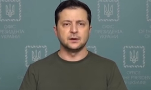 Rússia emite mandado de busca contra presidente ucraniano Volodymyr Zelensky